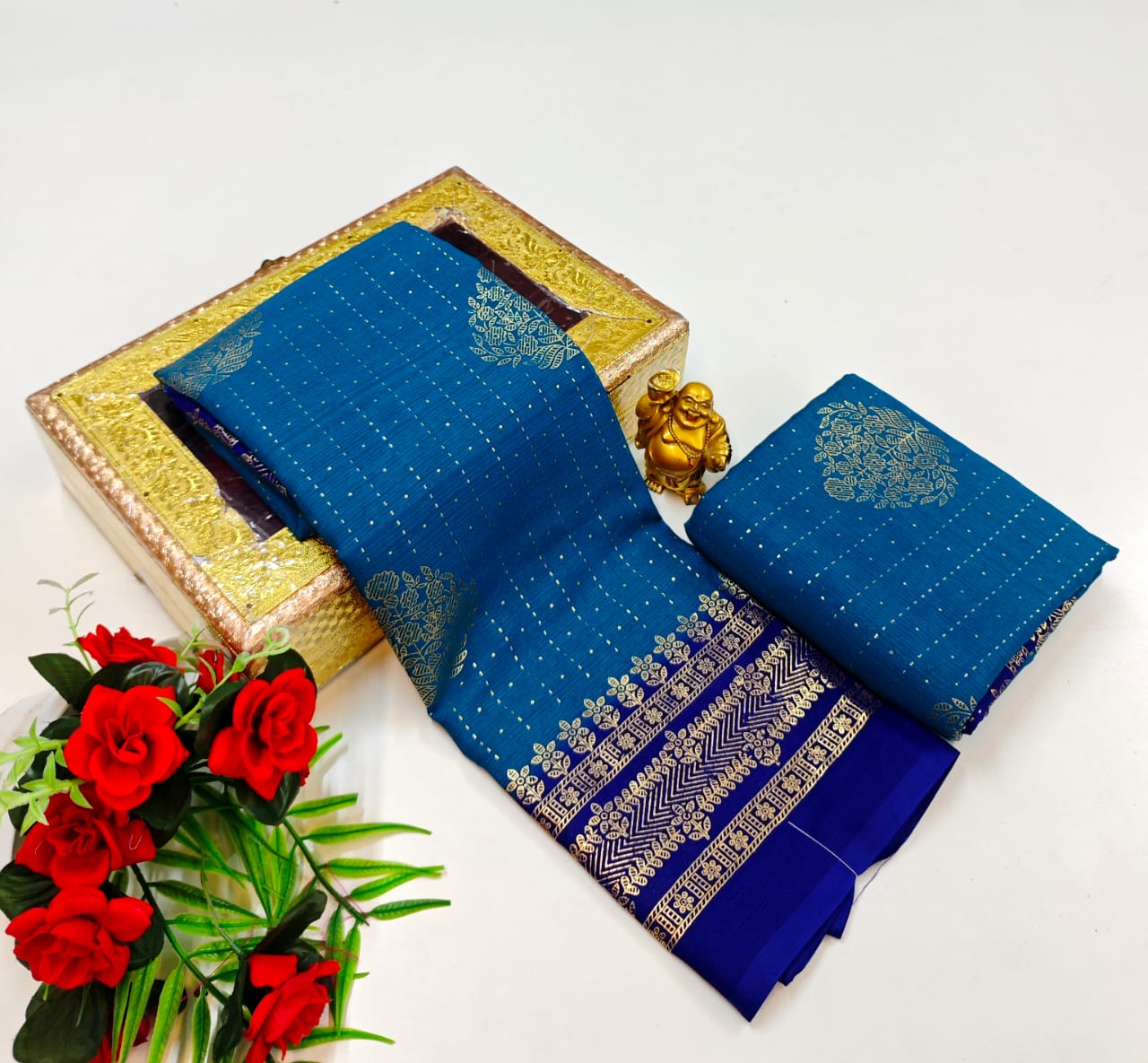 Zig Zag Foil Print Saree with Contrast Pallu and Jari Border